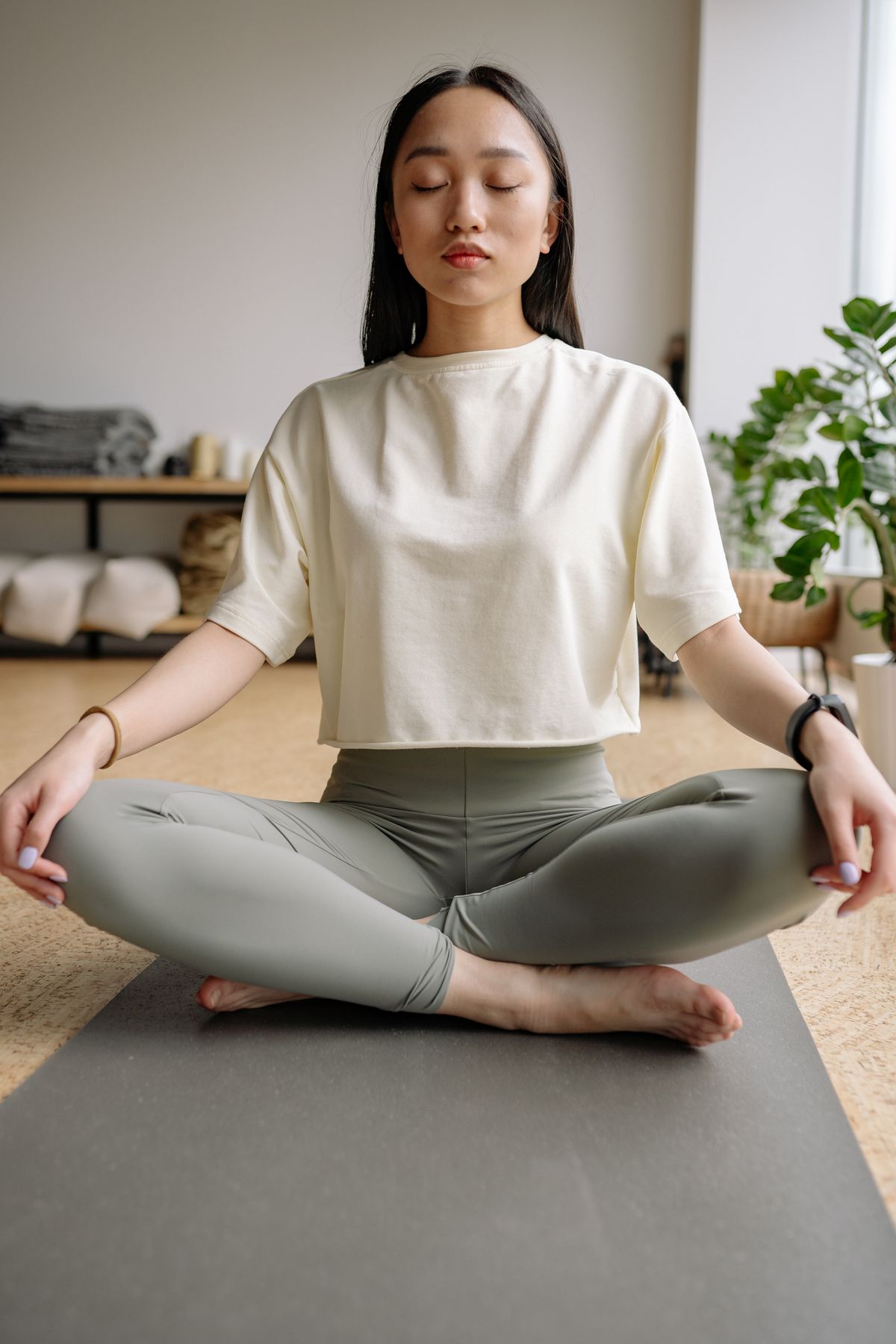 Should We Do Yoga Before or After Meditation 10 Should We Do Yoga Before or After Meditation