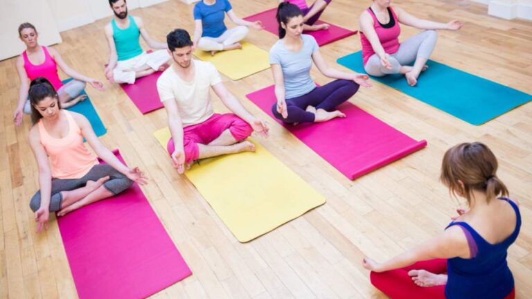 200 Hour Yoga Teacher Training in India–A Life-Changing Journey 1 Yoga Instructor Salary 200 Hour Yoga Teacher Training in India Online Yoga Class Fees