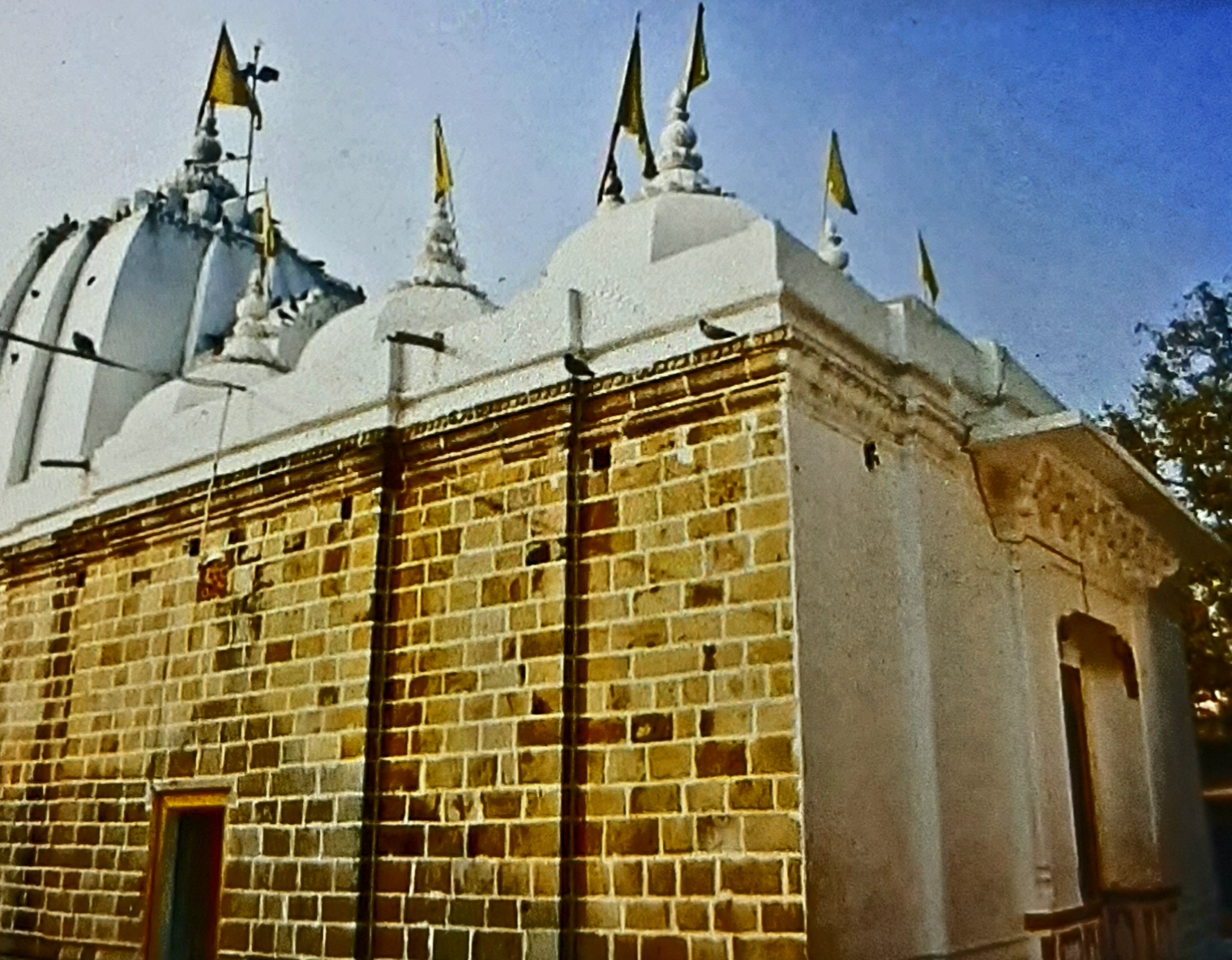 Bharat Mandir temple in Rishikesh